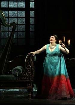 Hernandez como Tosca © 2020 by Brescia e Amisano